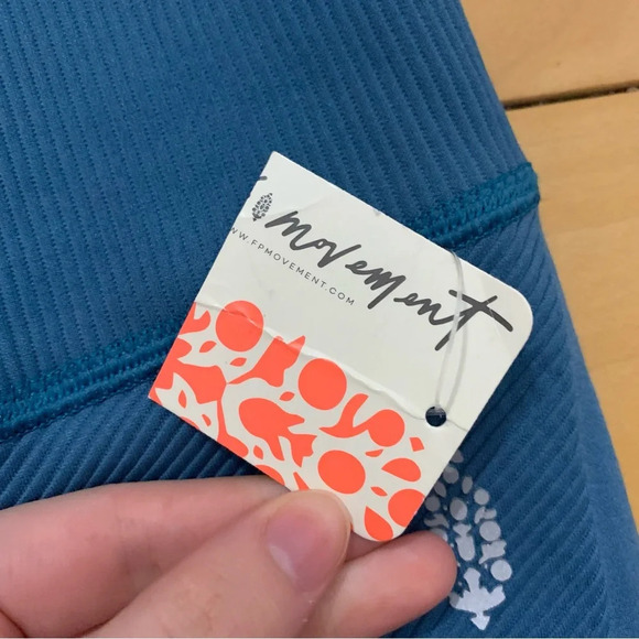 Free People FP Movement High-Rise Ankle Free Throw Leggings Coastline Large NEW - Picture 5 of 7